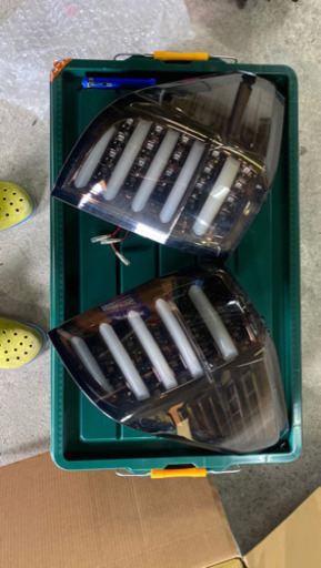 20アルヴェル 社外テールランプ