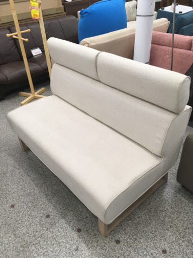 シギヤマ家具 可動式ヘッド付き ホワイト 布製 2人掛けソファー 【9650951】