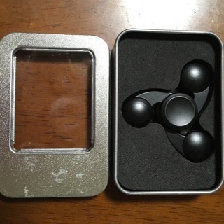 ハンドスピナー　黒