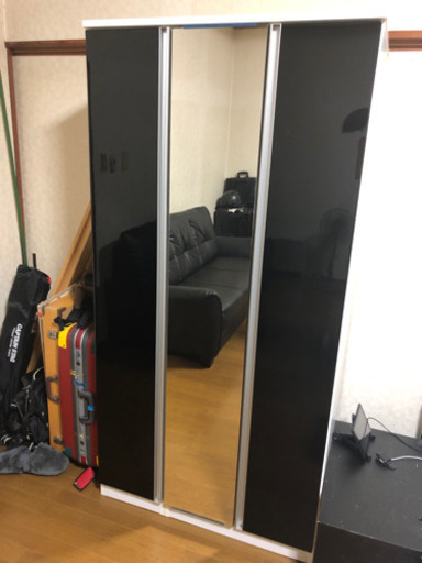 中古　クローゼット　黒　光沢　百貨店