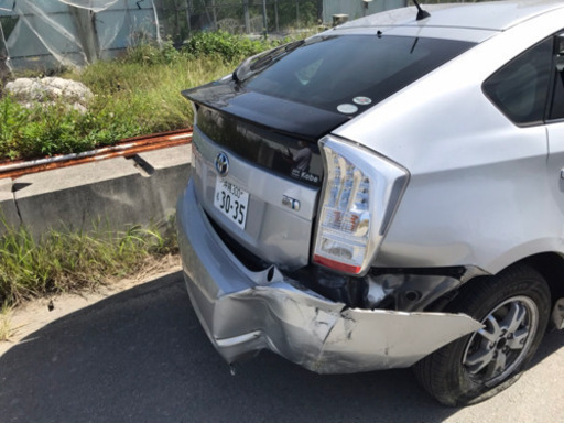 プリウス事故車ジャンク売ります