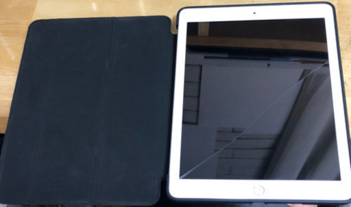 【値下げ】画面割れ iPad 第6世代 wifiモデル 32GB シルバー