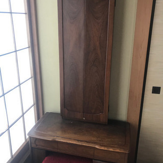 レトロなドレッサーの画像