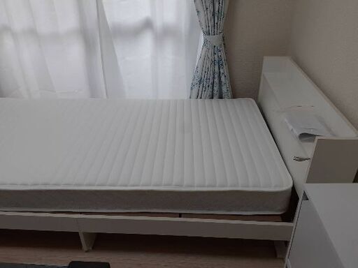 シングルベッド