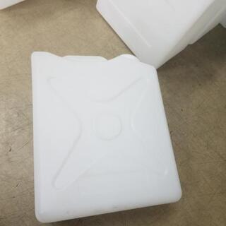 10リットル水缶の画像