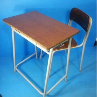 コクヨ　机と椅子