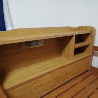 ベッドフレームの画像