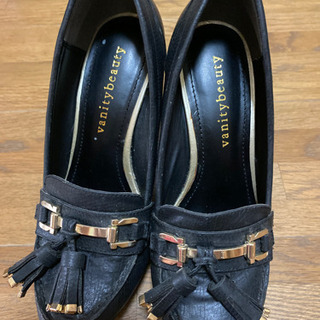 ローファーのかかとの高い靴Ｌサイズの画像