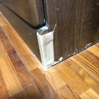 ２０年以上前の古い食器棚の画像