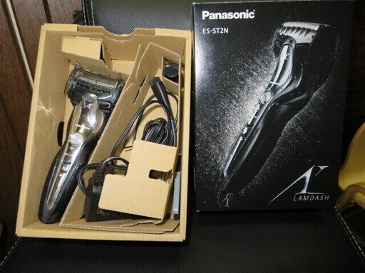 Panasonic メンズシェーバー3枚刃 風呂剃り可 黒 ラムダッシュ ES-ST2N