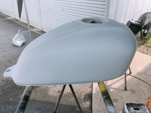 CB400fourタンク 白サフ仕上げ