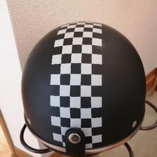 半ヘルメットの画像