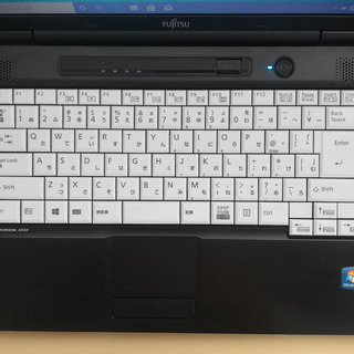 富士通　ノートパソコン ノートパソコンB 富士通 LIFEBOOK A572/F CPU:core i3 メモリ:4GB 爆速
