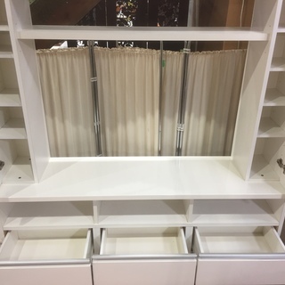 【店舗同時販売中】ホワイトカラー枠型TVボードの画像