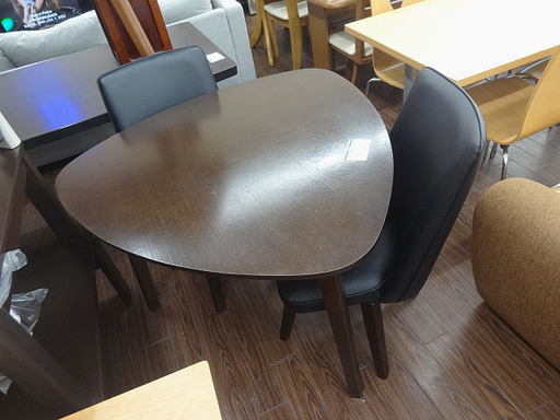 札幌 引き取り トライアングル 三角 ダイニングセット イス2脚付き 回転いす