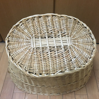 天然素材の大きな深底バスケットの画像