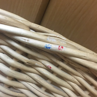 天然素材の大きな深底バスケットの画像