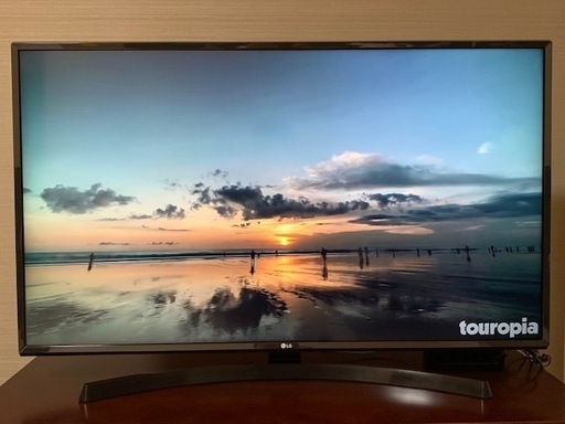 Almost New LG 43