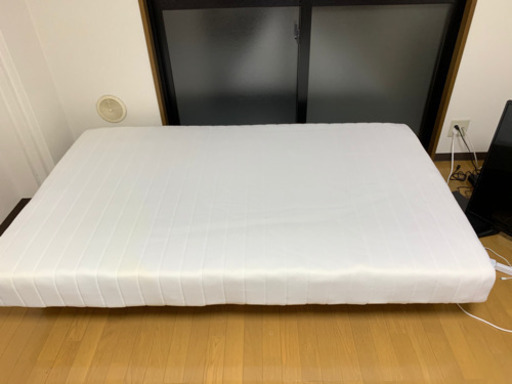 【終了】ベッド 足付きマットレス ほぼ新品 セミダブル ８月１０日まで