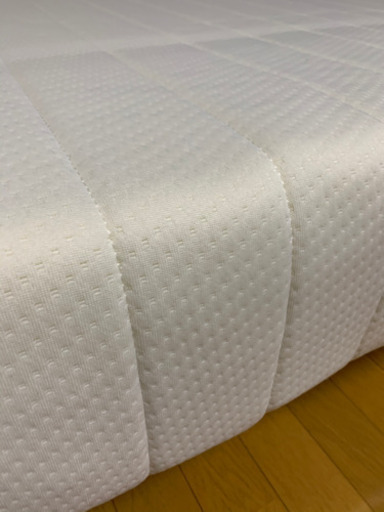 【終了】ベッド 足付きマットレス ほぼ新品 セミダブル ８月１０日まで