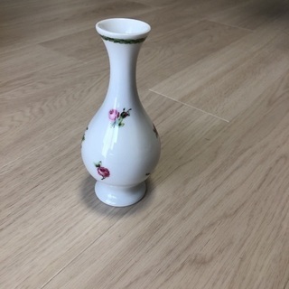 LIMOGES BERNARDAUD 花瓶の画像