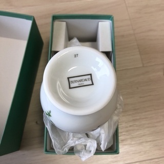 LIMOGES BERNARDAUD 花瓶の画像