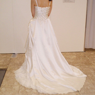 ご相談中　ウエディングドレス　プリンセスタイプ　綺麗の画像