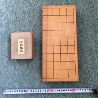 将棋盤と駒のセットの画像