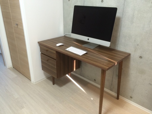 シンプルなウッドデスク 120cm * 60cm