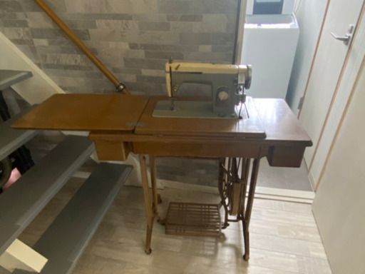 HITACHI 日立　ミシン　アンティーク　足踏みミシン　昭和