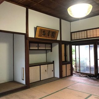 駅近の隠れた豪邸古民家✨敷地広く静かで広い敷地の平屋に住んでみては？頭金も無し‼️の画像