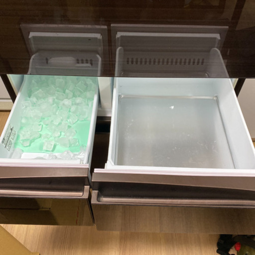 東芝 TOSHIBA GR-J560FV(ZM)[マジック大容量 FVシリーズ 冷凍冷蔵庫（551L・フレンチドア） 6ドア グレイン