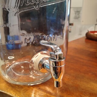 (中古) ガラス ドリンクサーバー 蛇口付きの画像