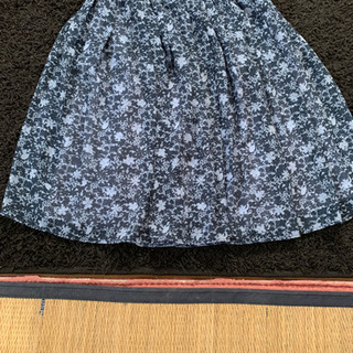 一度使用美品スカート？