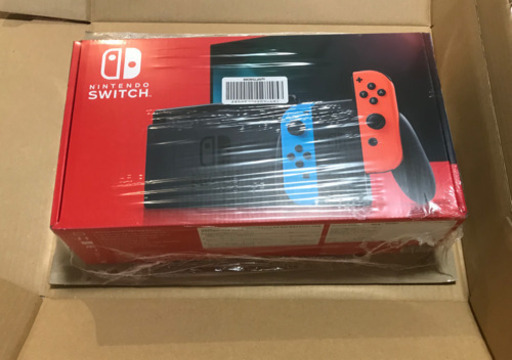 【取引中】(新品)NINTENDO Switch ネオンレッド、ネオンブルー