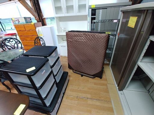 本日仮予約入りました。折り畳みベッド