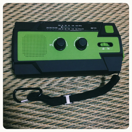 ご購入者様決定[未使用]多機能 防災ラジオ 緑色 シンプル使い易い 災害 避難先 防災グッズ スマホ充電