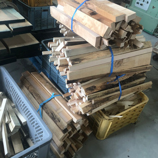 乾燥材軽トラ一台分