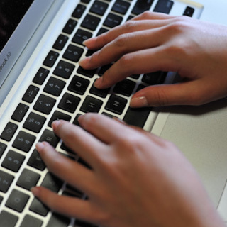 【未経験OK!社内で教育します!】自社クラウドサービスの運用監視...