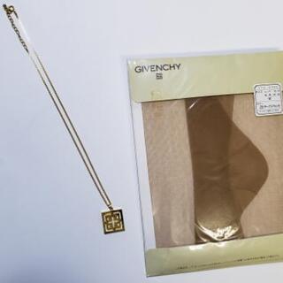 [終了] GIVENCHY ジバンシィ　ロゴネックレス・ストッキング