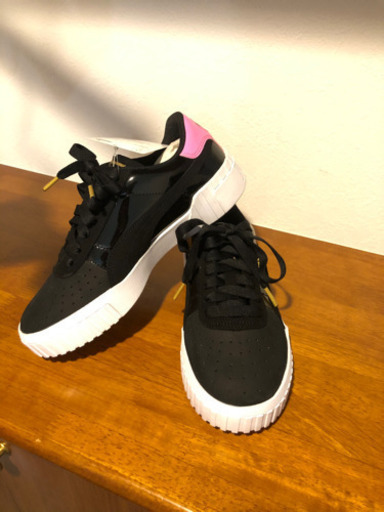 新品未使用品！ブラック \u0026ピンクPUMAスニーカー