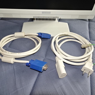 IODATA 17型液晶ディスプレイ　LCD-A173VWの画像