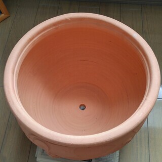 中型　テラコッタ鉢　４０㎝の画像