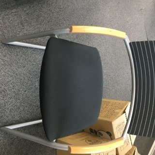 椅子を譲ります