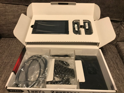 任天堂スイッチ　使用1年未満