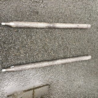 擬木杭　ロープ渡して柵になるやつです。