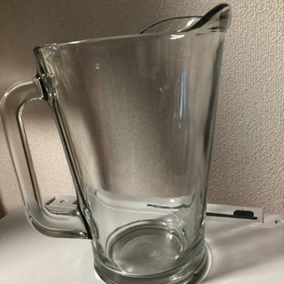 ガラス製　ピッチャー