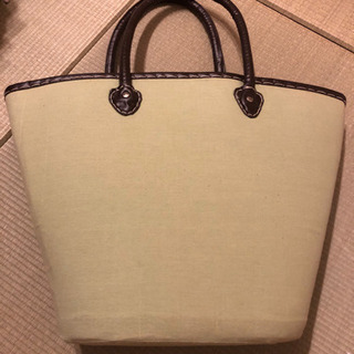 綺麗な刺繍トートバッグ✴︎二回の使用の画像