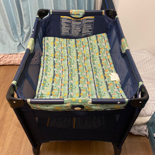 GRACO折りたたみベビーベッドの画像