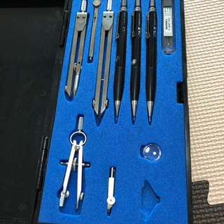 製図セット　コンパス　雲形定規の画像